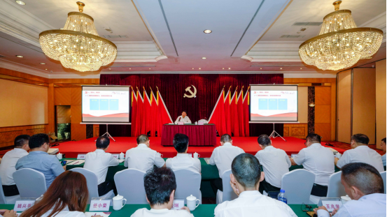 AG尊时凯龙人生就博集团任丁书记带头讲授“不忘初心、牢记使命”主题教育专题党课